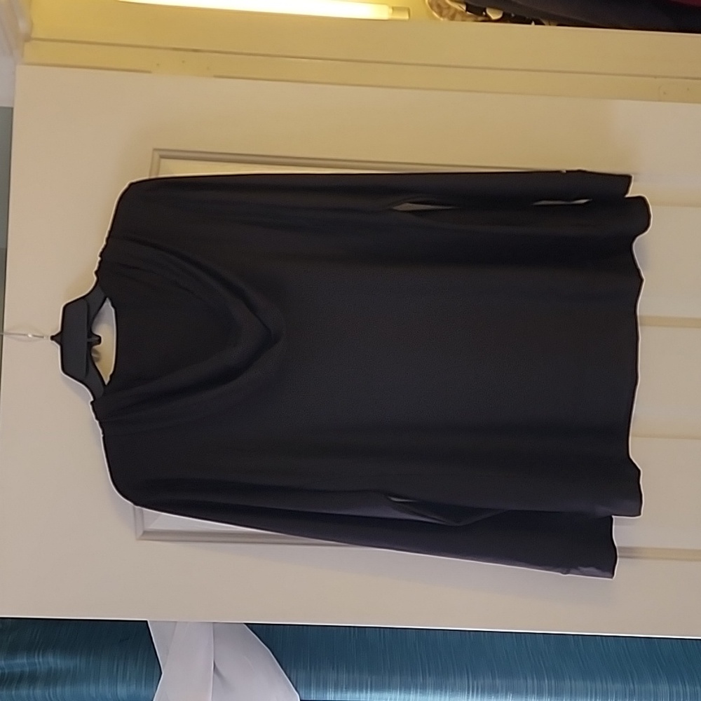 Womens hooded shirt never worn - Picture 3 of 3